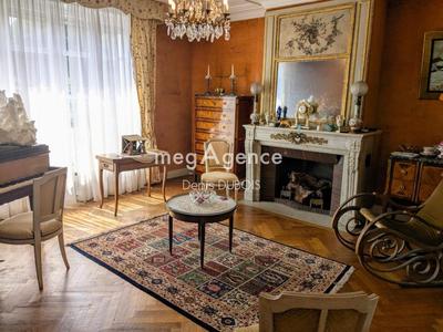 Maison - 286 m² - 12 pièces