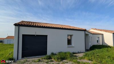 Maison - 92 m² - 4 pièces