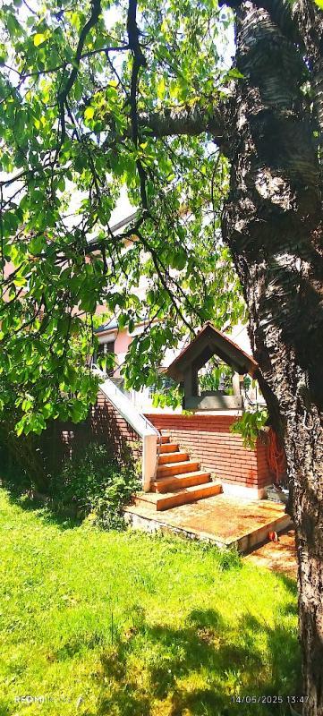 Maison - 220 m² - 8 pièces