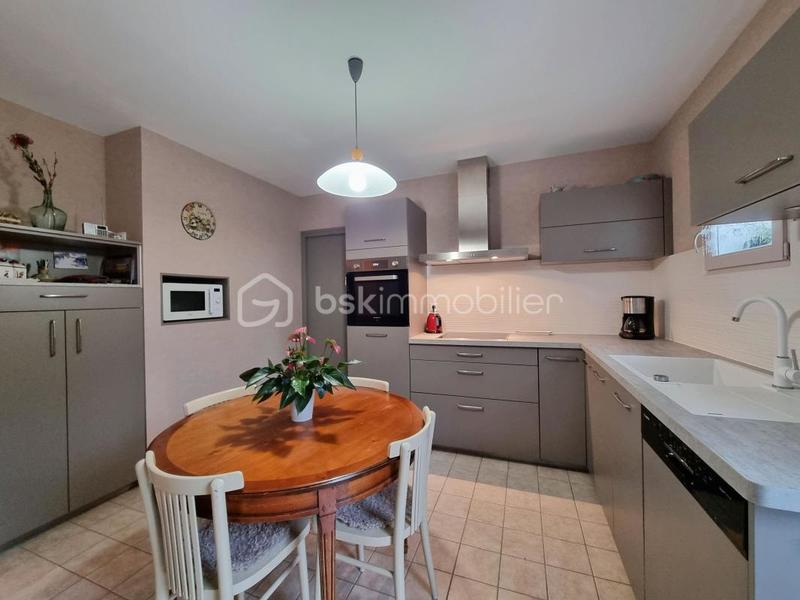 Maison traditionnelle - 152 m² - 6 pièces