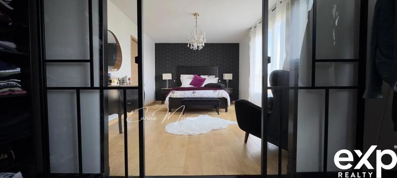 Maison - 212 m² - 8 pièces