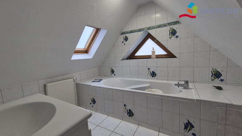 Maison - 98 m² - 6 pièces