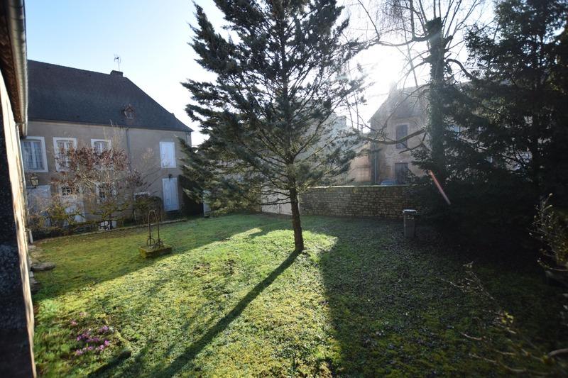 Propriété - 252 m² - 10 pièces