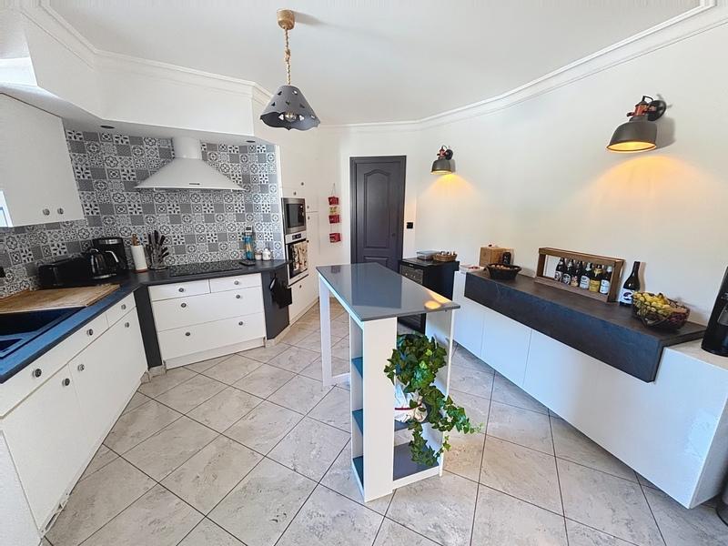 Maison - 193 m² - 7 pièces