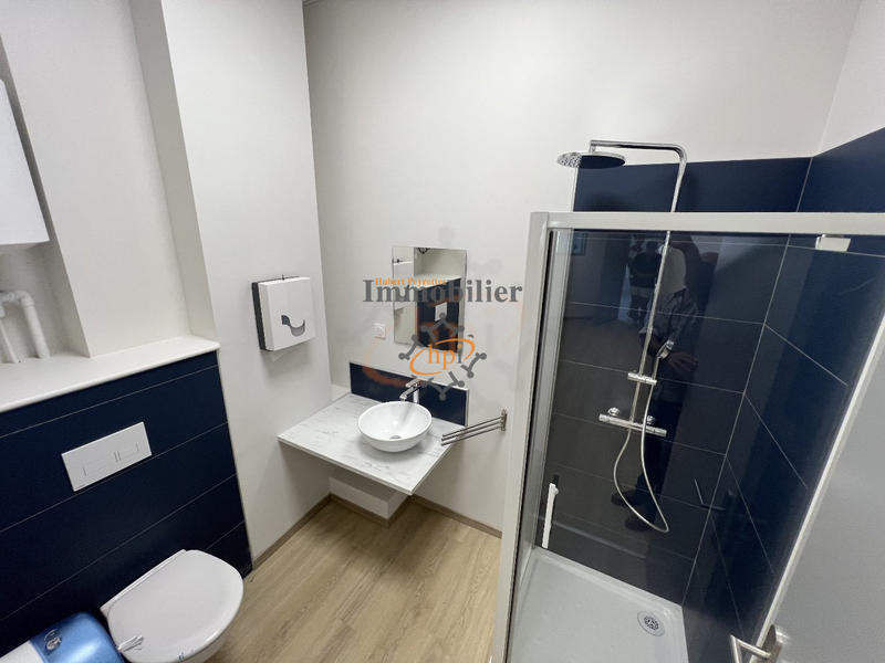 Bureau - 48 m² - 5 pièces