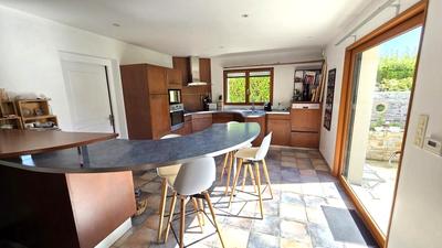 Maison contemporaine - 223 m² - 9 pièces