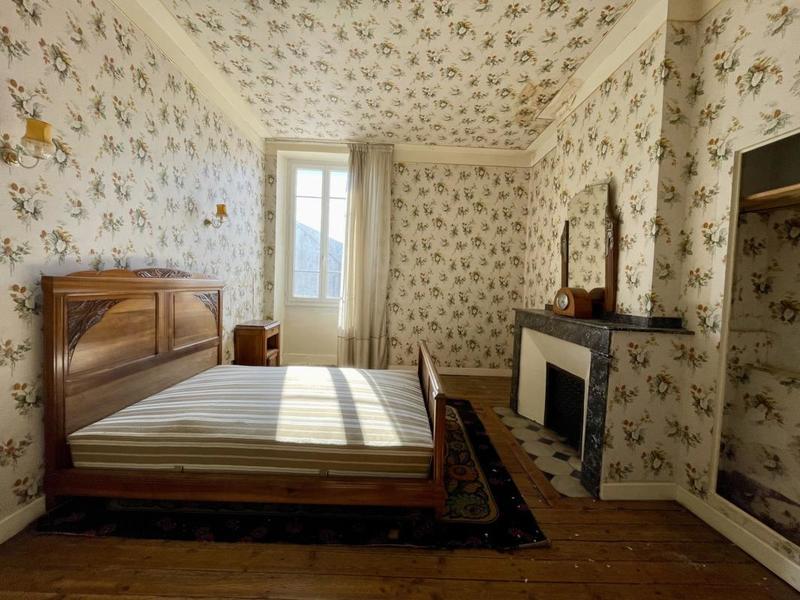 Maison - 220 m² - 7 pièces