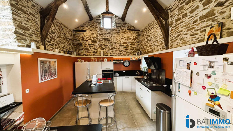 Maison - 373 m² - 8 pièces