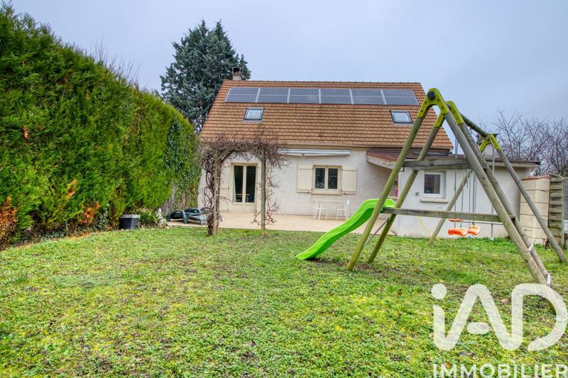 Maison - 95 m² - 5 pièces