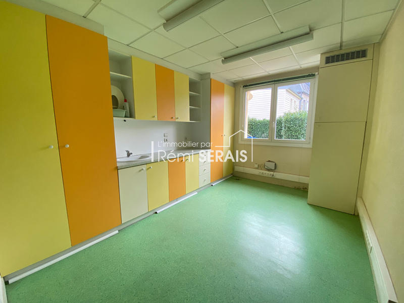 Local commercial - 143 m²