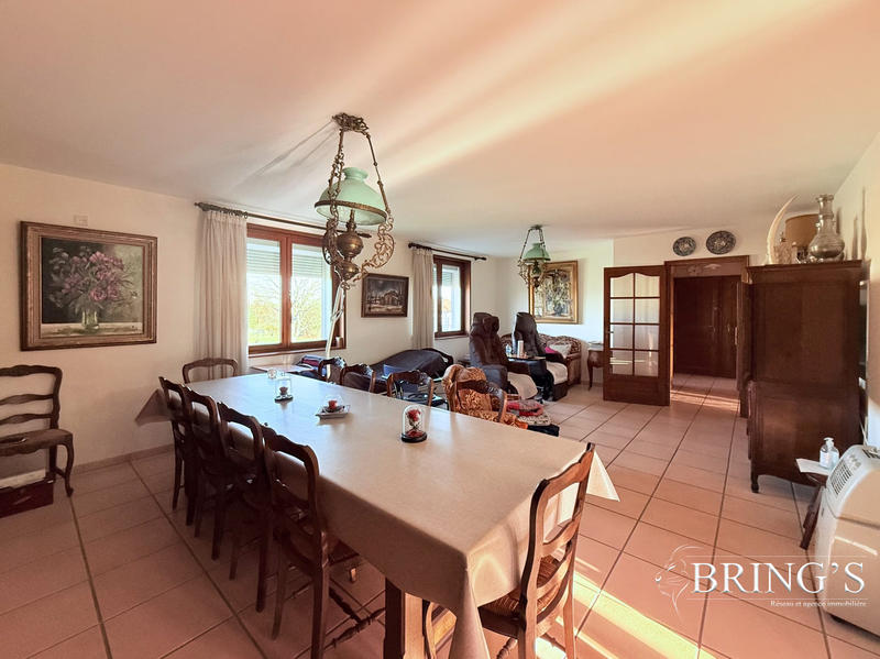 Maison - 250 m² - 8 pièces