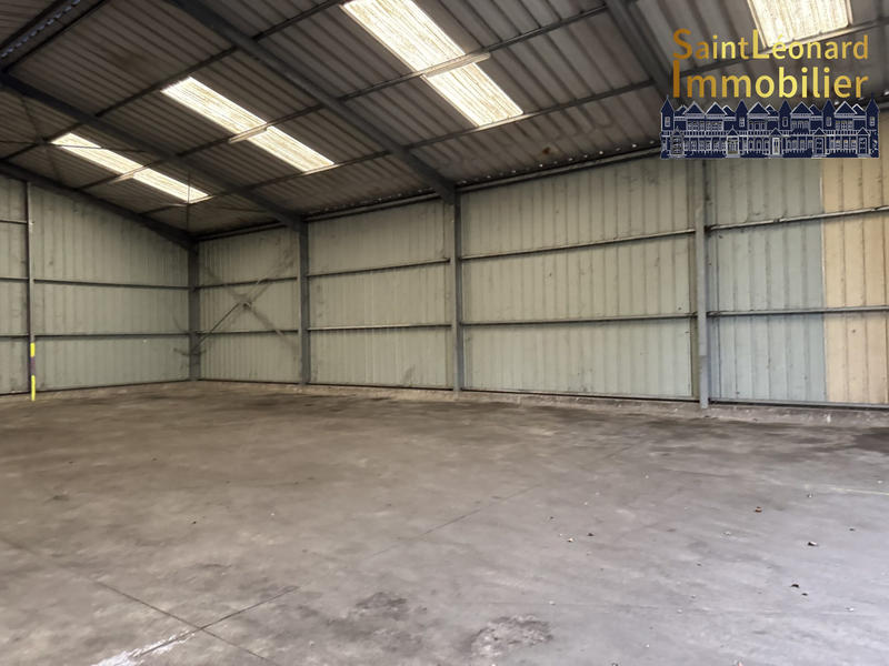 Entrepôt - 320 m²