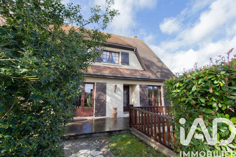 Maison - 208 m² - 9 pièces