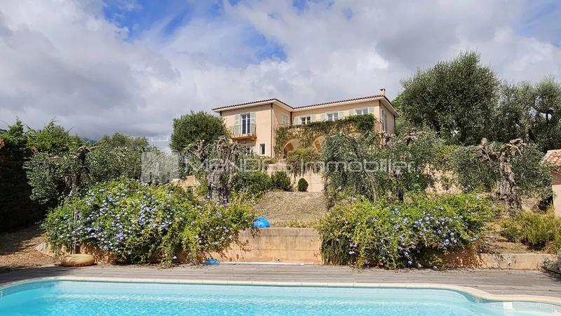 Villa - 430 m² - 8 pièces
