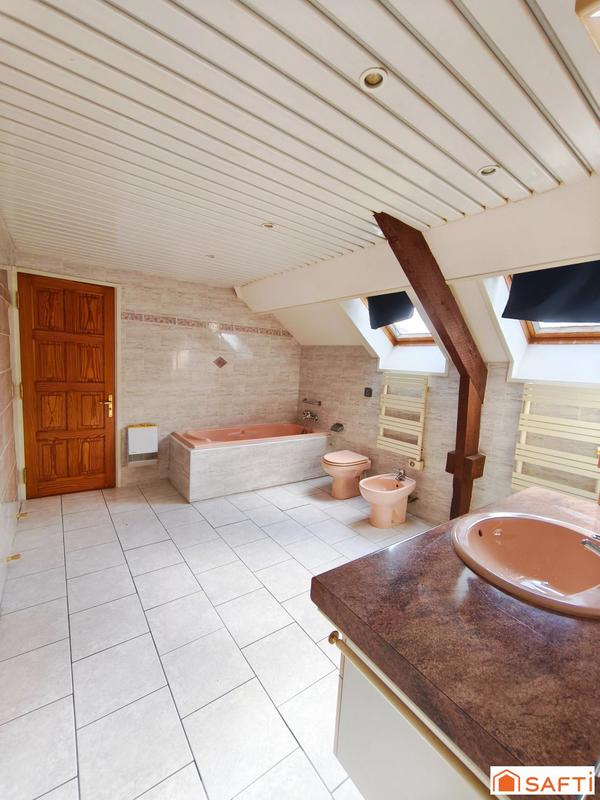 Maison - 180 m² - 7 pièces