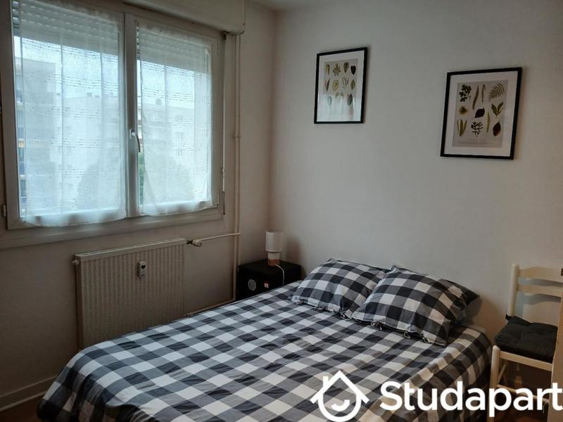 Chambre - 9 m² - 1 pièce