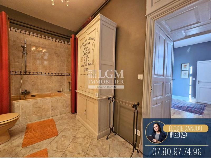 Demeure - 265 m² - 7 pièces