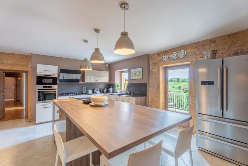 Maison - 212 m² - 5 pièces