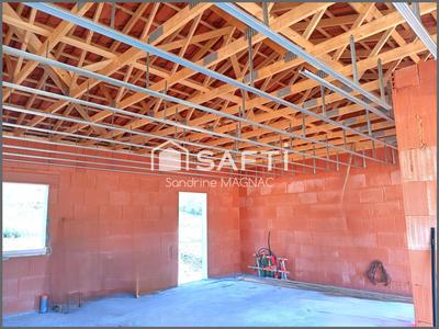 Maison - 92 m² - 1 pièce