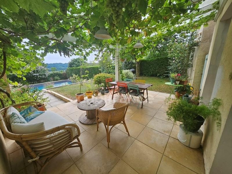 Maison - 210 m² - 5 pièces