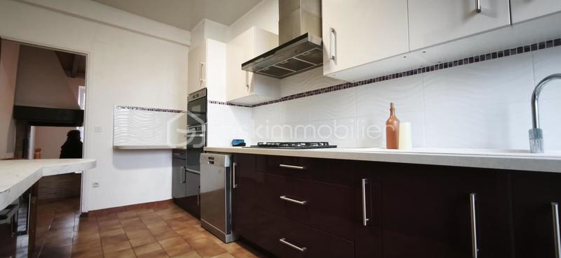 Studio - 123 m² - 5 pièces