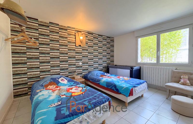 Maison - 220 m² - 8 pièces