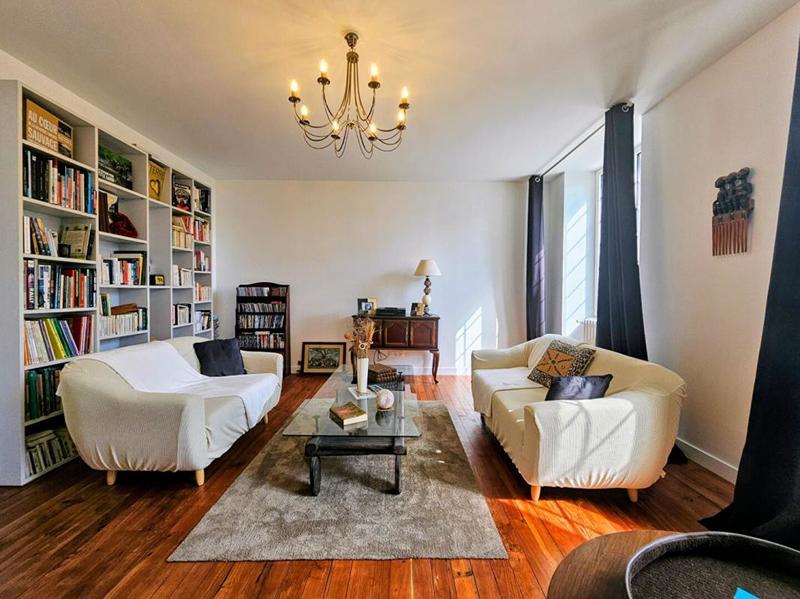 Demeure - 665 m² - 20 pièces