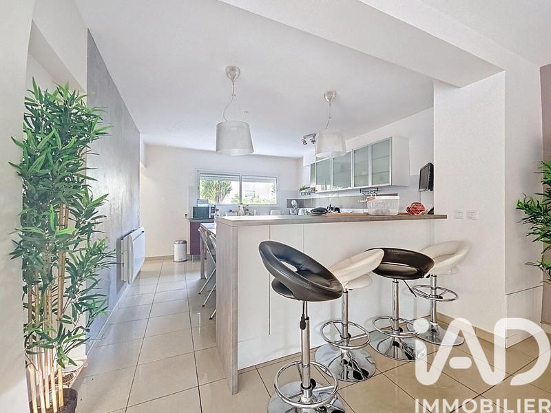 Maison - 200 m² - 7 pièces