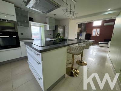 Maison - 111 m² - 5 pièces