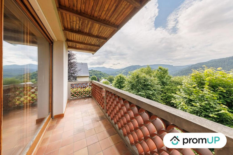 Maison traditionnelle - 223 m² - 12 pièces