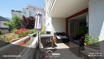 Appartement - 79 m² - 4 pièces
