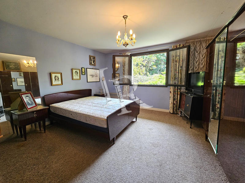 Maison - 286 m² - 8 pièces