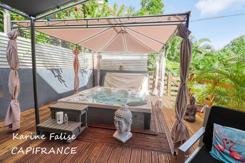 Maison - 270 m² - 8 pièces