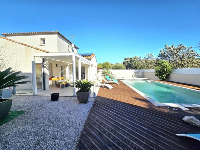 Maison - 99 m² - 5 pièces