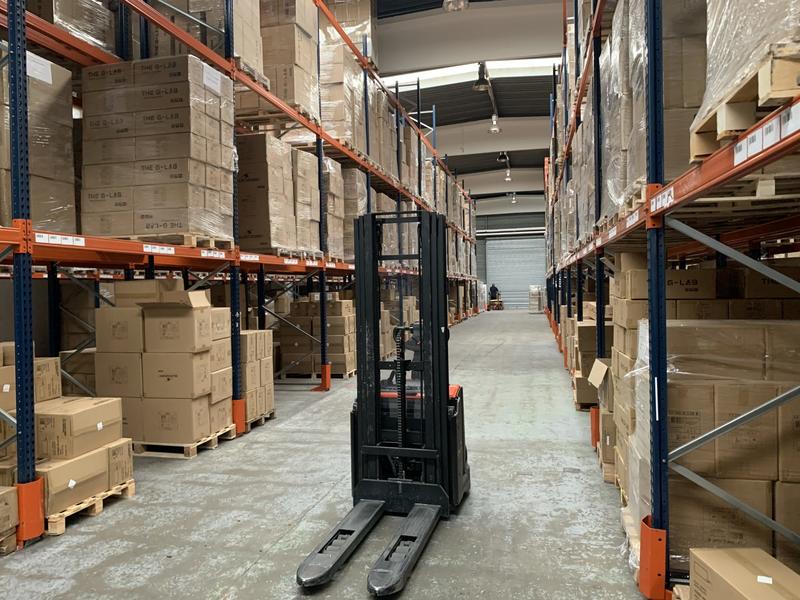 Local d'activités - 1 199 m²