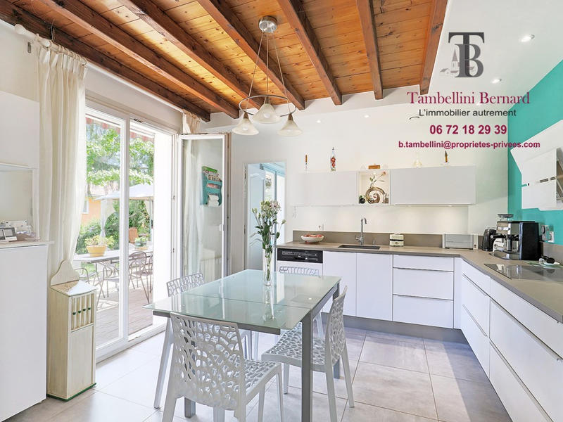 Demeure - 185 m² - 7 pièces