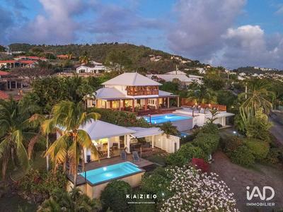 Maison - 200 m² - 7 pièces