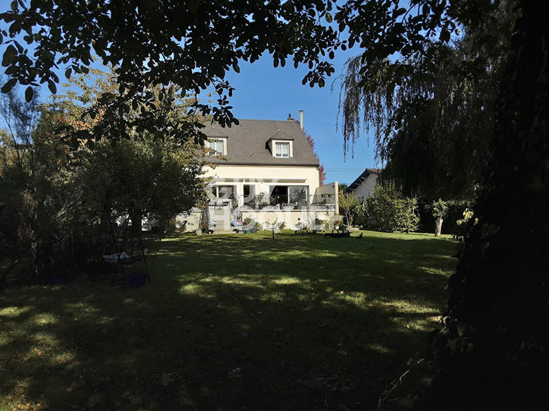 Maison - 200 m² - 7 pièces