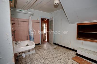 Maison traditionnelle - 234 m² - 6 pièces