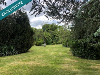 Maison - 225 m² - 9 pièces