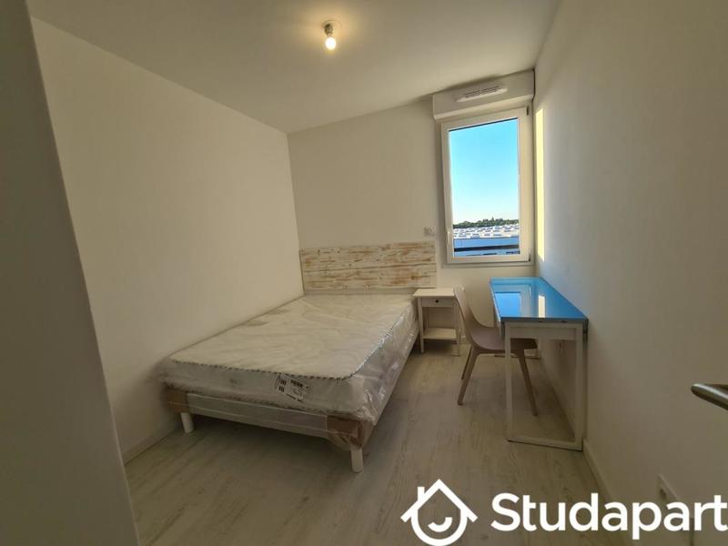 Chambre - 12 m² - 1 pièce