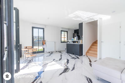 Maison - 84 m² - 4 pièces