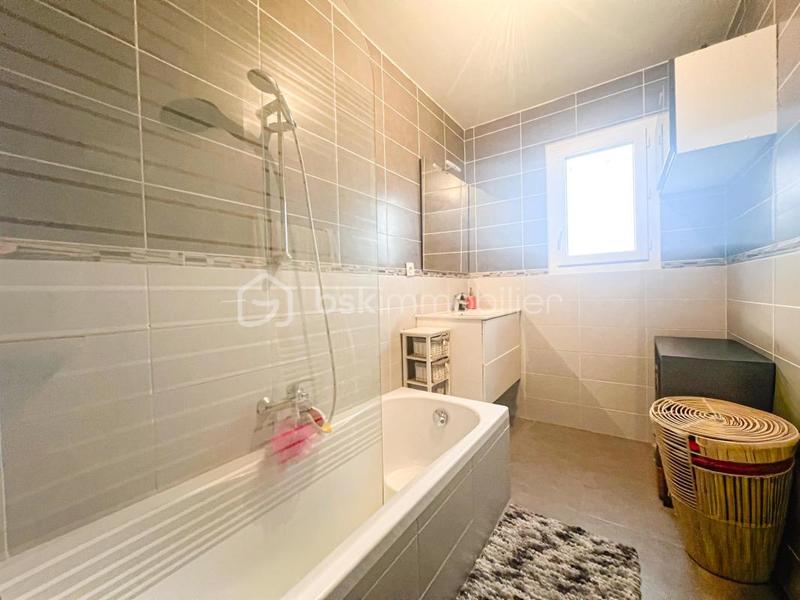 Maison traditionnelle - 71 m² - 4 pièces