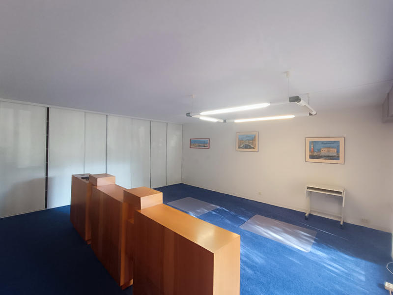 Bureau - 68 m²