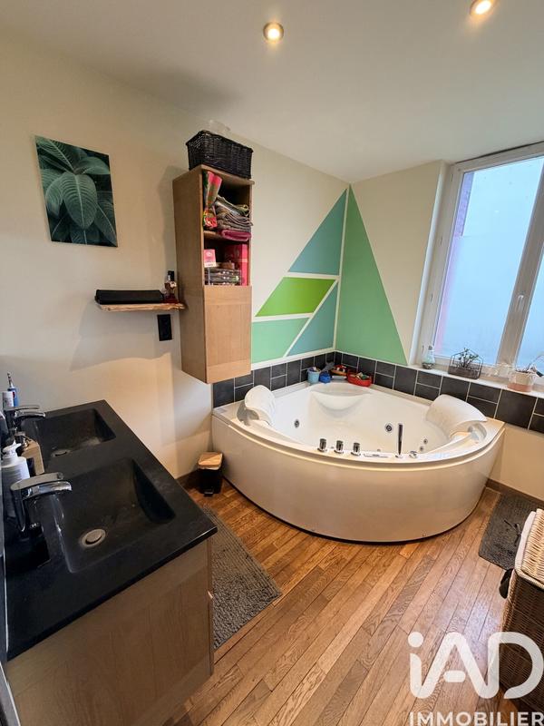 Maison - 90 m² - 5 pièces