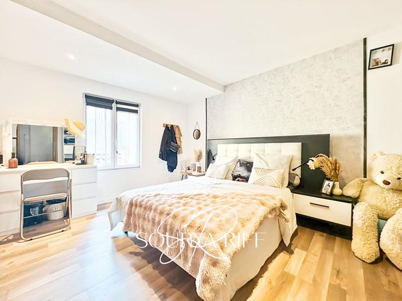 Maison - 200 m² - 7 pièces