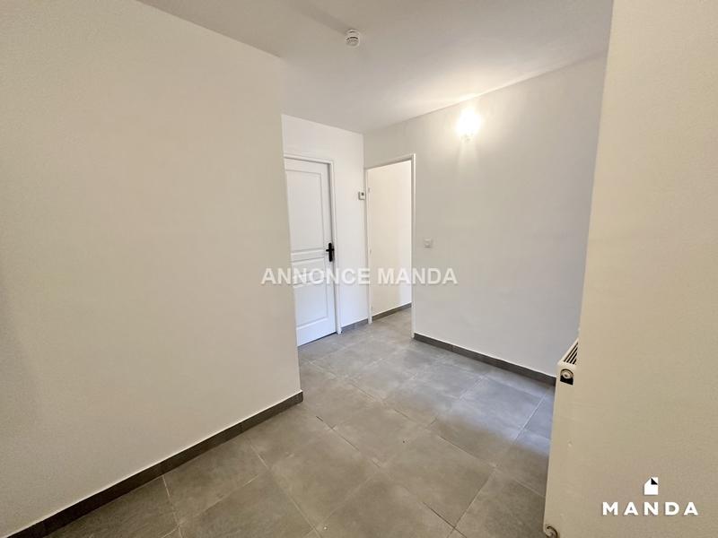 Chambre - 16 m² - 5 pièces