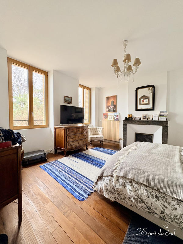 Maison - 210 m² - 8 pièces