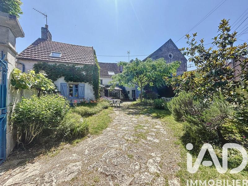 Maison - 218 m² - 9 pièces