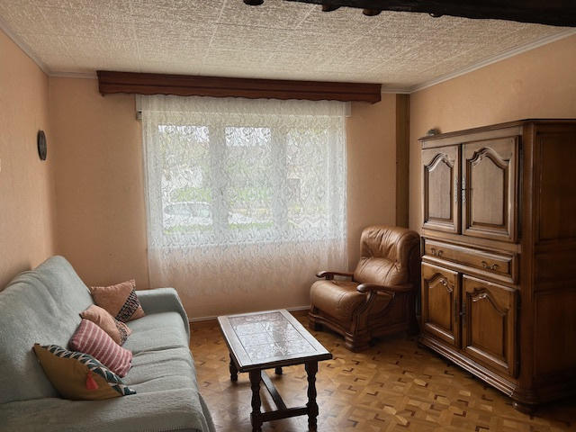 Maison - 93 m² - 7 pièces